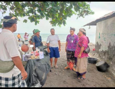 Kunjungan Bapak Kadis Perikanan Ke Nelayan yang Terdampak Bencana Akibat Gelombang Pasang dan Curah 